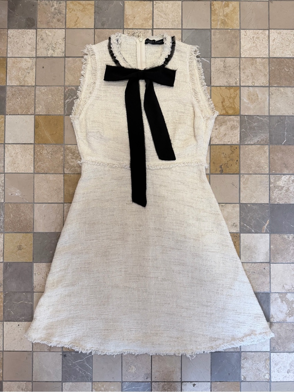 Zara Cream Sleeveless Mini Dress with Black Bow - Picture 2 of 7